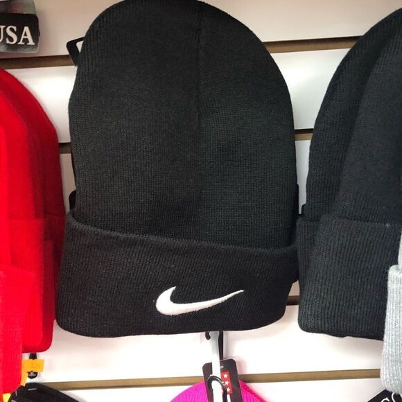 ✨ INQUIRE FOR COLOR AVAILABILITY BEFORE PURCHASE Nike beanie fleece lined. - Picture 2 of 5